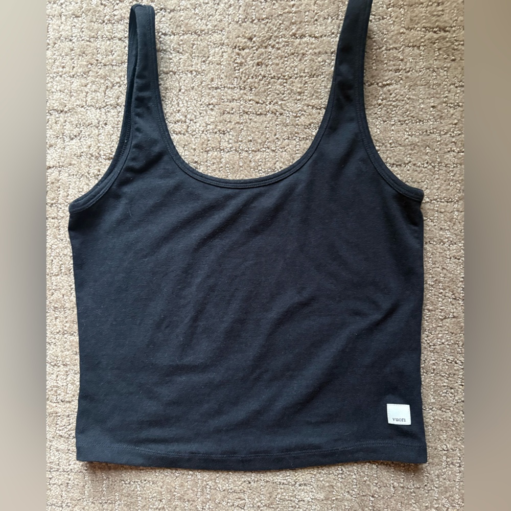 Vuori Halo Essential Tank
